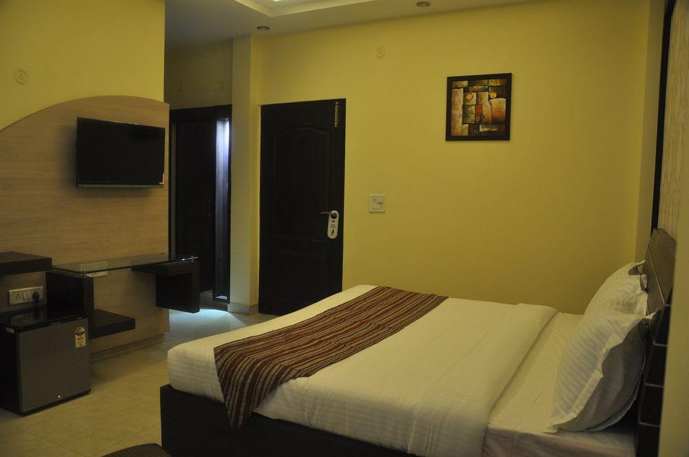 Hotel Mm Yellowuds Amritsar Luaran gambar